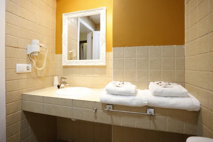 Habitación doble Hotel Valdelinares Habitación doble Hotel Valdelinares